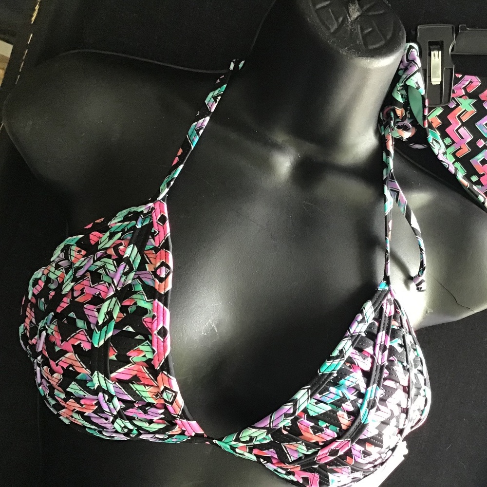 Geometric weave string Top! Last ☝️ One!